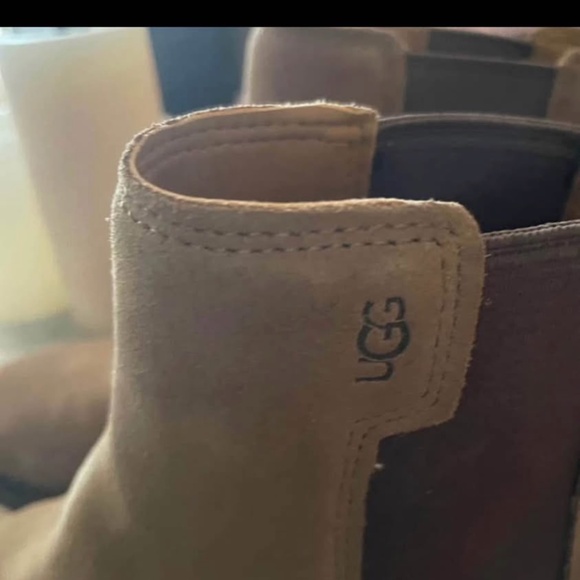 like new Uggs Ladies Ankle boots - Picture 5 of 5